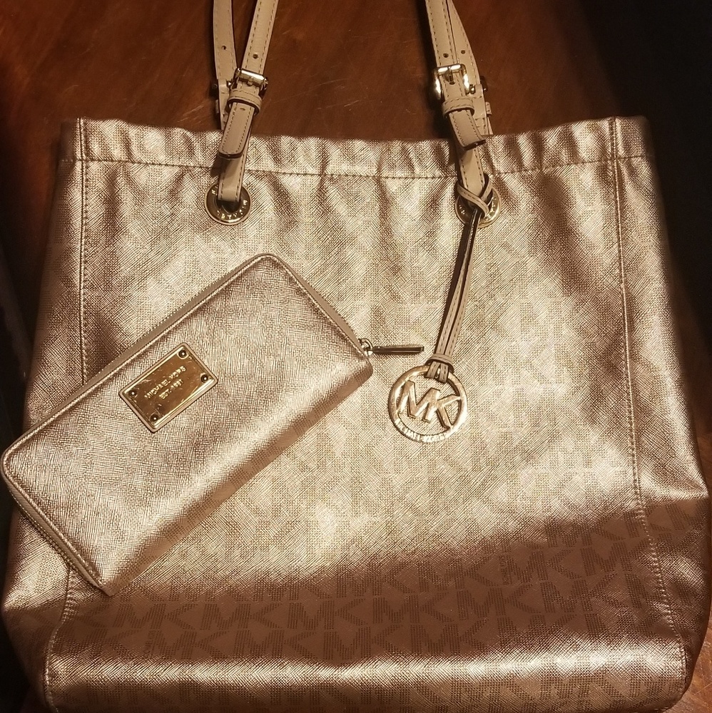 Michael Kors Rose Gold set tote